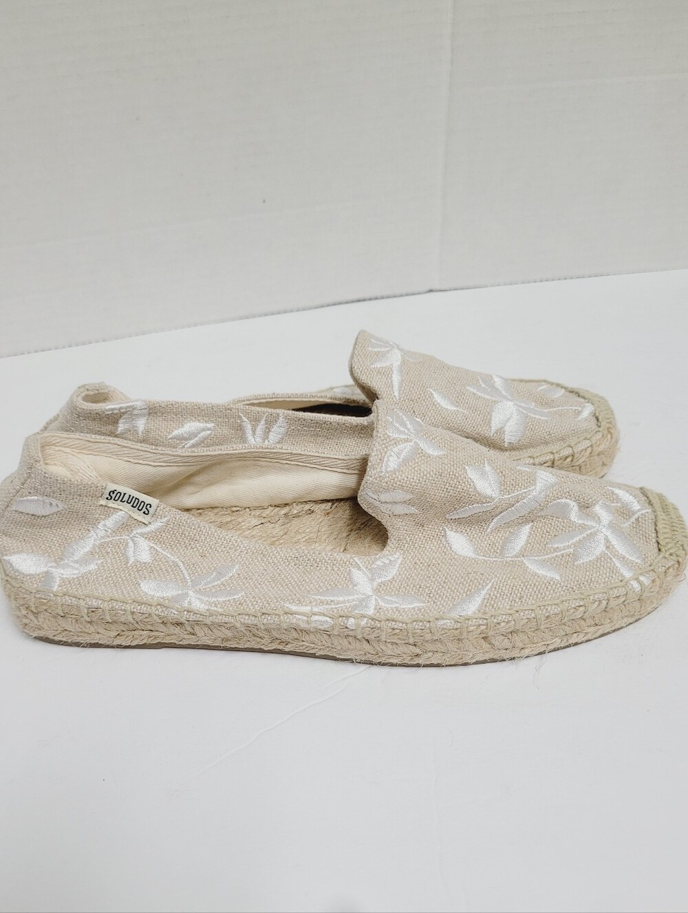 Soludos Sand Espadrilles with White Floral Embroidery Size 8 - Picture 2 of 12